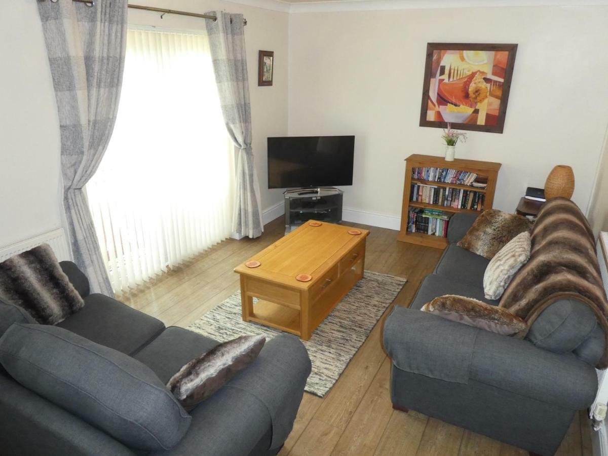 Ty Coppi Holiday Cottage Newport  Zewnętrze zdjęcie